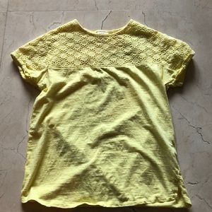 Yellow circle detail top